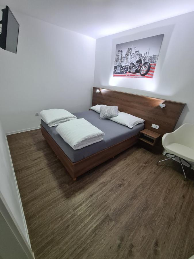 Pension Zwei A Леверкузен Екстер'єр фото