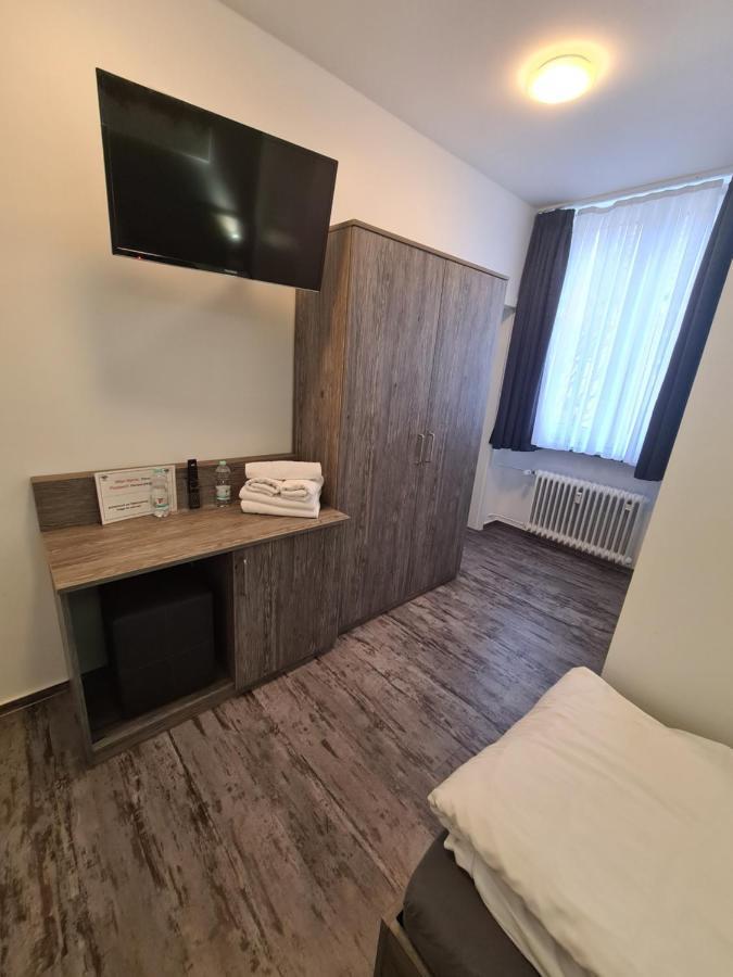 Pension Zwei A Леверкузен Екстер'єр фото